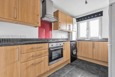 2 bedroom flat for sale, Grafton Close,  Whitton,  TW4