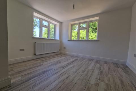 1 bedroom flat to rent, Wash Lane, Bury BL9 6BJ