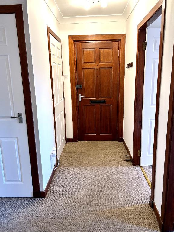 Neilston Road, Paisley, Renfrewshire, PA2 2 bed flat to rent £800 pcm