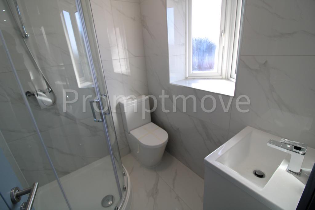 Ashcroft Road Luton LU2 9AA Studio £700 pcm (£162 pw)
