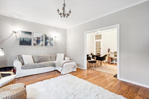 2 bedroom flat for sale - Wimbledon Close, The Downs, London, SW20