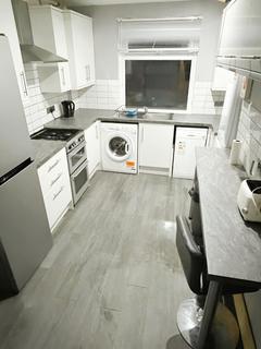 6 bedroom terraced house to rent, Lombard Grove, Fallowfield, M14