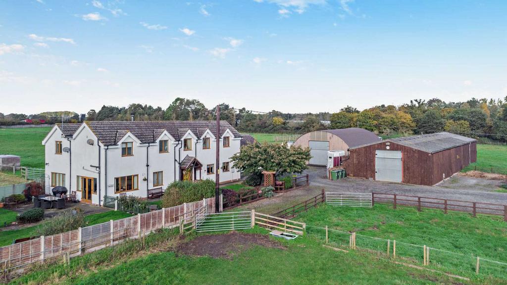 Wychbold, Droitwich, Worcestershire. 5 bed equestrian property for sale
