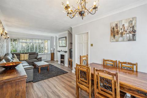 2 Savay Close, Denham, Uxbridge, UB9 5NQ