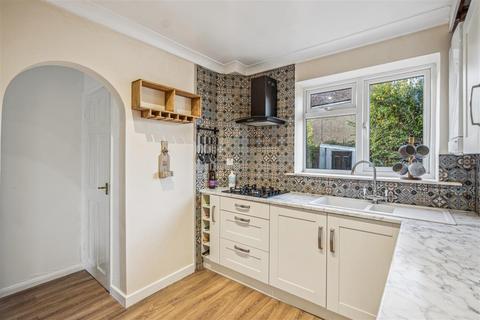 2 Savay Close, Denham, Uxbridge, UB9 5NQ