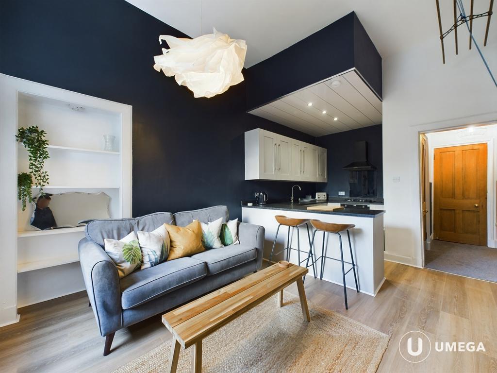 Fowler Terrace, Polwarth, Edinburgh... 2 bed flat £1,500 pcm (£346 pw)