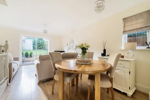 2 bedroom end of terrace house for sale - Crowhurst Crescent, Storrington, West Sussex, RH20