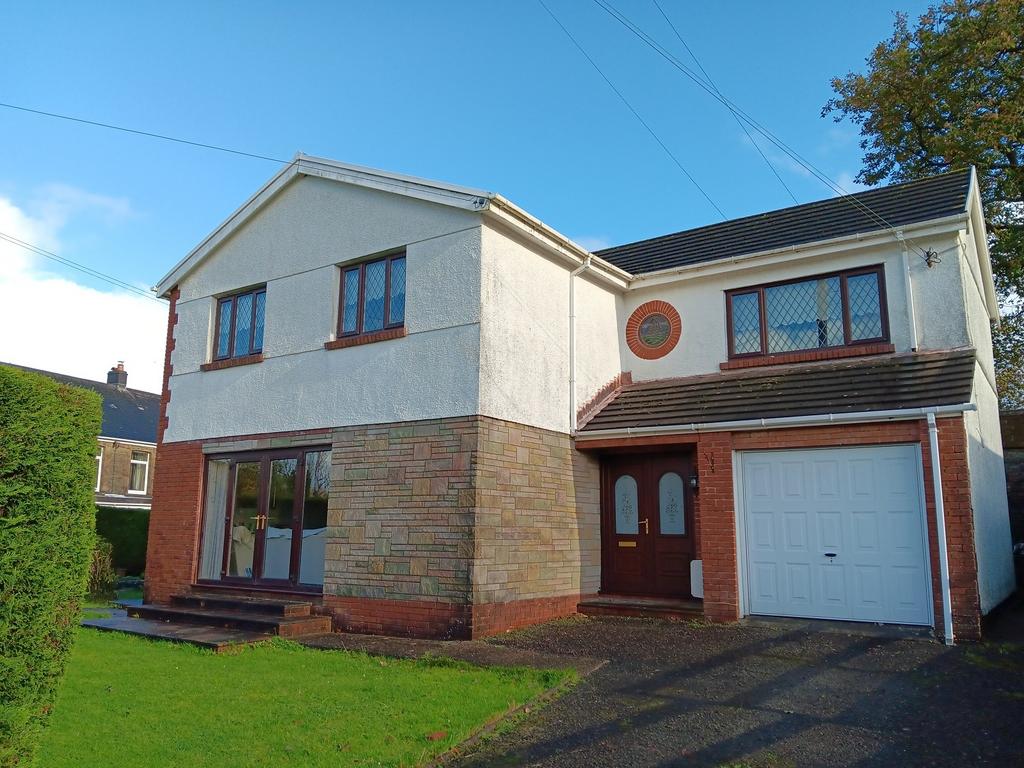 Ashwood Drive, Gellinudd, Pontardawe, Swansea. 4 bed detached house for