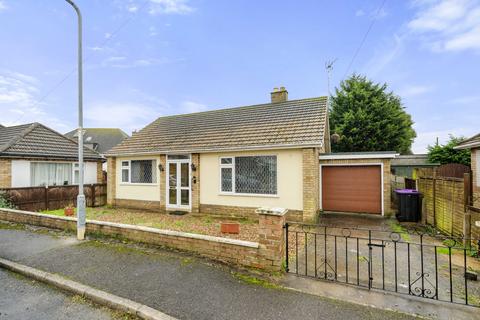 2 bedroom detached bungalow for sale - Elizabeth Close, Chapel St Leonards PE24