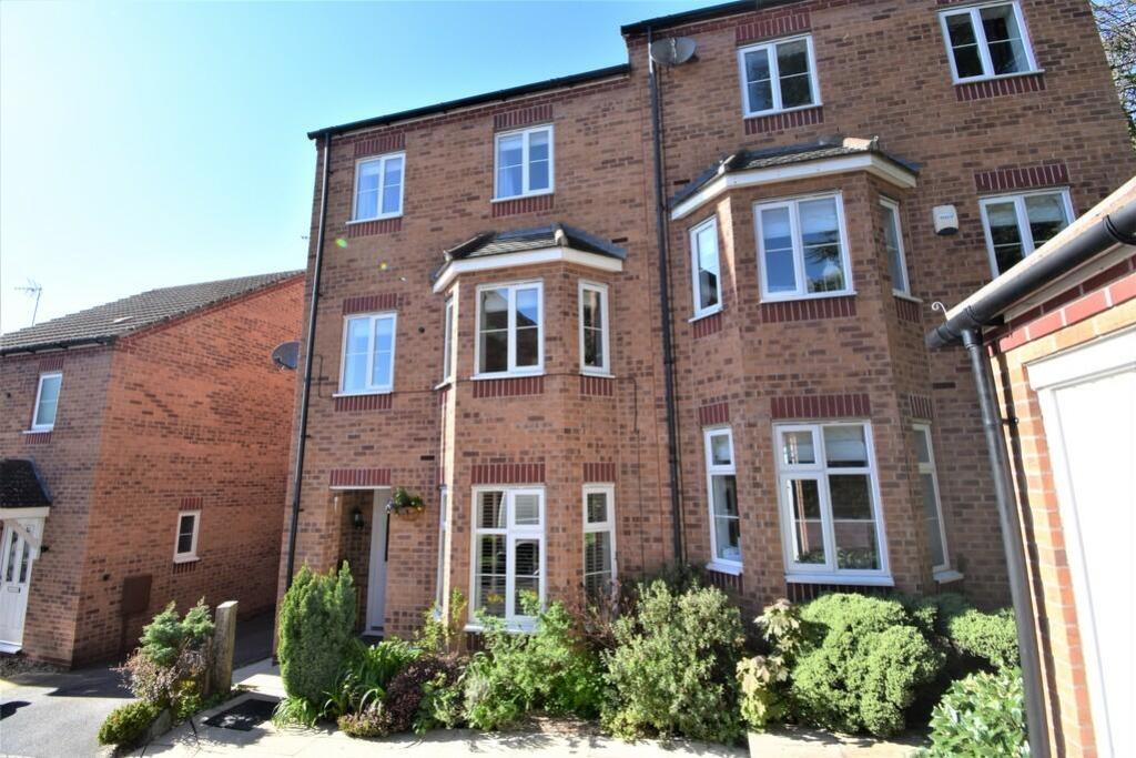 Highfields Park Drive, Derby 3 bed semidetached house £1,300 pcm (£