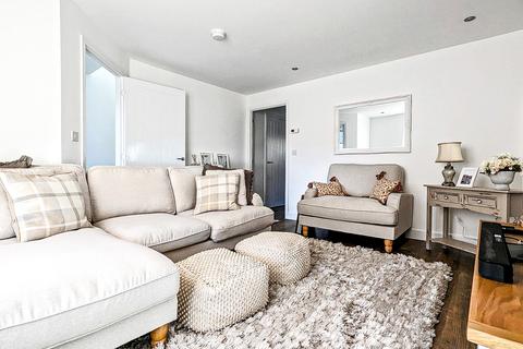 3 bedroom semi-detached house to rent, Worcester Road, Rumwell, Taunton