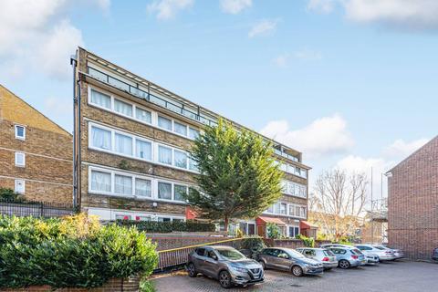 3 bedroom maisonette for sale, Garnies Close, Peckham, SE15