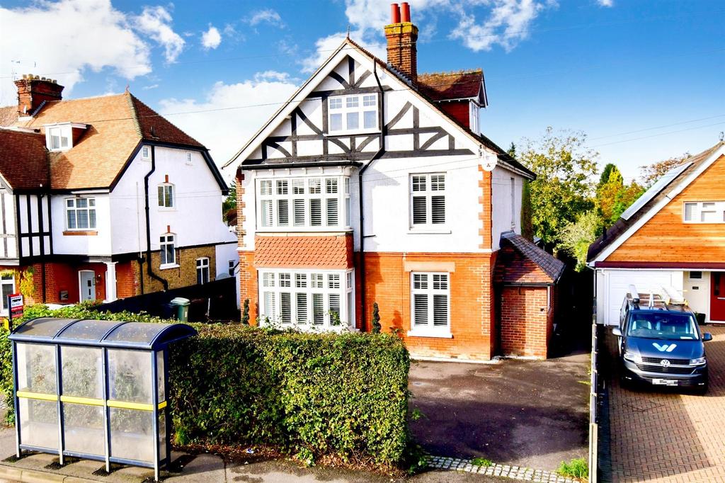 Loose Road, Loose, Maidstone, Kent 6 bed detached house for sale £775,000