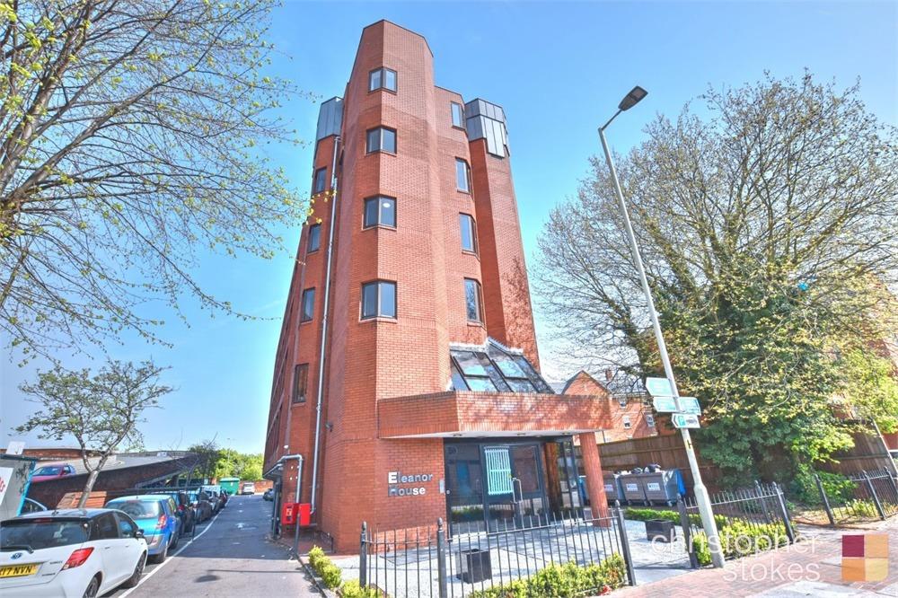 Eleanor House, Eleanor Cross Road, Waltham Cross, Hertfordshire, EN8 7FH 2 bed apartment £