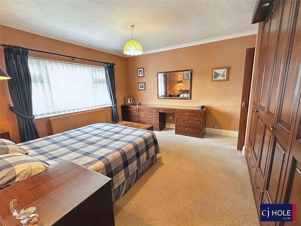 Green Lane, Hucclecote, Gloucester, GL3 3 bed detached house for sale