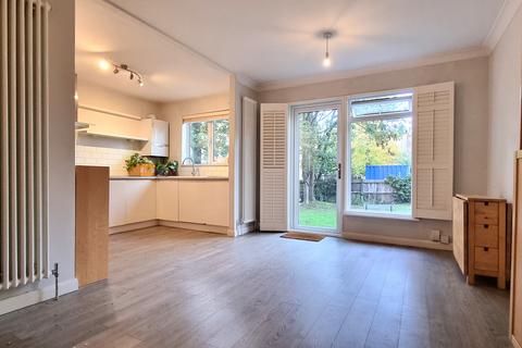 1 bedroom flat for sale - Sadlers Court, Ferris Road, London, SE22