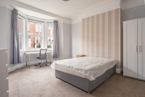 2 bedroom ground floor flat to rent, Greystoke Avenue, Newcastle Upon Tyne NE2