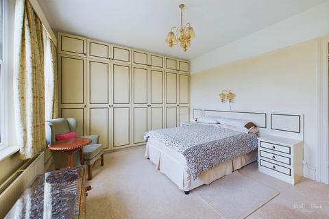 2 bedroom flat for sale, Devonshire Place, Eastbourne