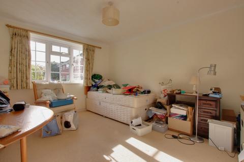 2 bedroom ground floor flat for sale, White Ladies Close, Warblington