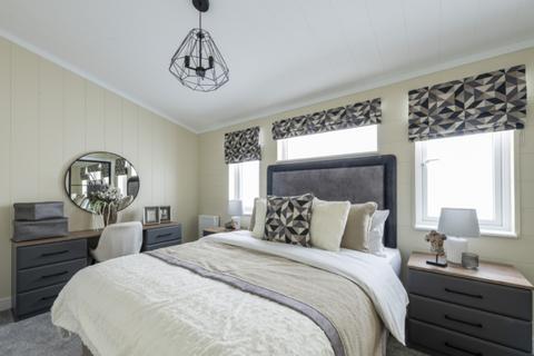2 bedroom lodge for sale - Plot 1, Omar Kingfisher at Tallington Lakes, Tallington Lakes Leisure Park Ltd, Barholm Road PE9