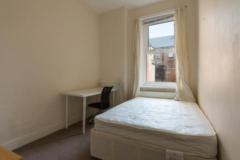 2 bedroom ground floor flat to rent, Starbeck Avenue, Newcastle Upon Tyne NE2