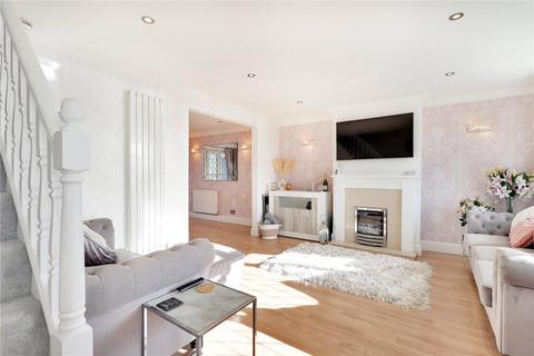 3 bedroom semi-detached house for sale - Flowerhill Way, Istead Rise, Gravesend, Kent, DA13