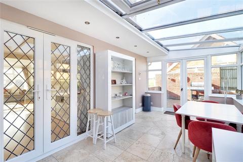 104 Flowerhill Way, Istead Rise, Gravesend, DA13 9DW