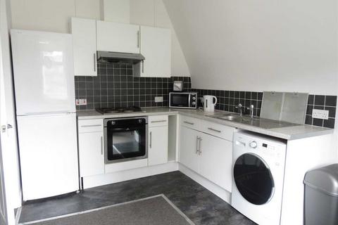 3 bedroom apartment to rent, Holdenhurst Road, Bournemouth, Bournemouth