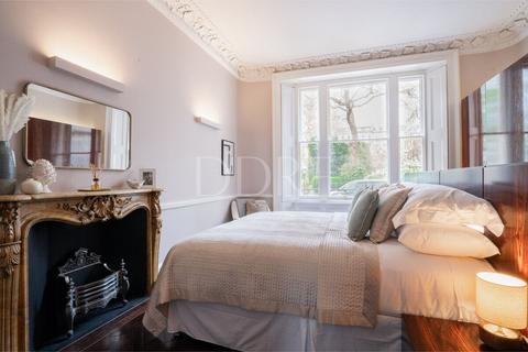 2 bedroom apartment to rent, Ennsimore Gardens, London, SW7