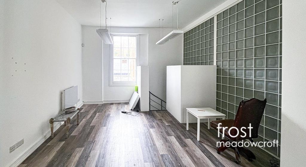 66 Pembroke Road Kensington W8 Office to let Wes