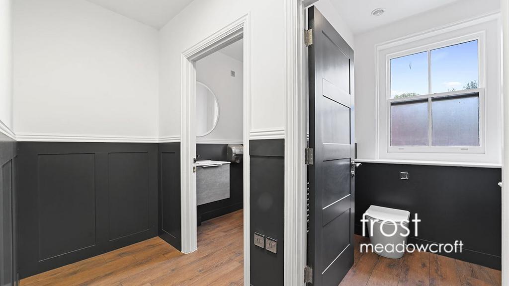 94 Kensington High Street W8 office wc.jpg