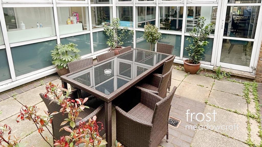 17 Bergham Mews Hammersmith W14 office e1.jpg