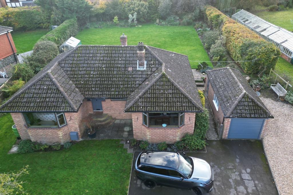 BLACKBROOK HOUSE DRIVE, FAREHAM 3 bed detached bungalow for sale £600,000