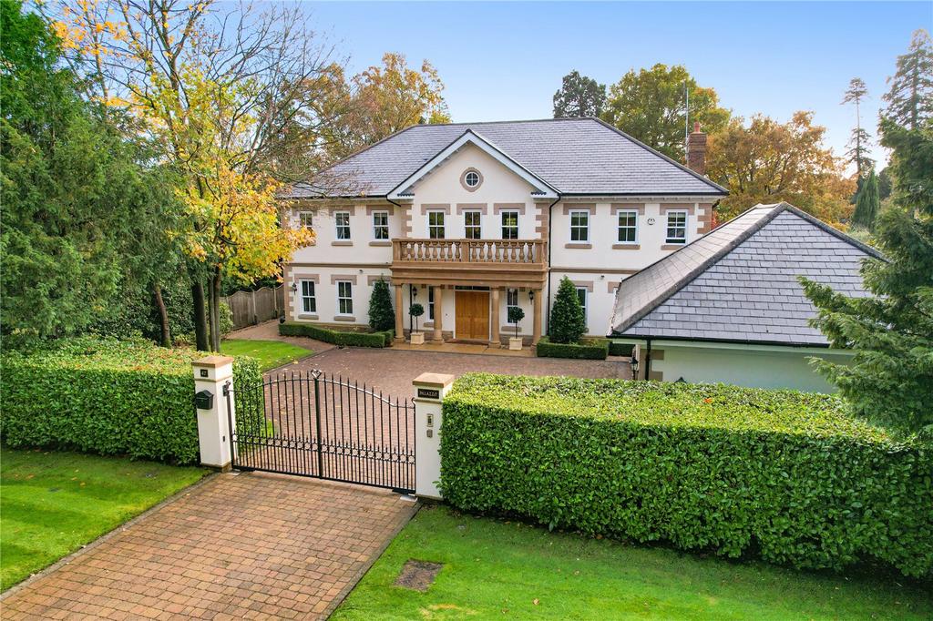Broadwater Road South, Burwood Park, WaltonOnThames, KT12 6 bed