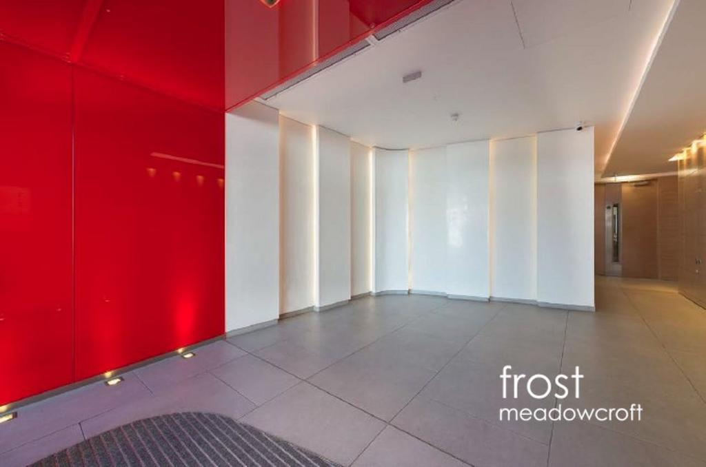 King Street office to Let W6 reception.jpg
