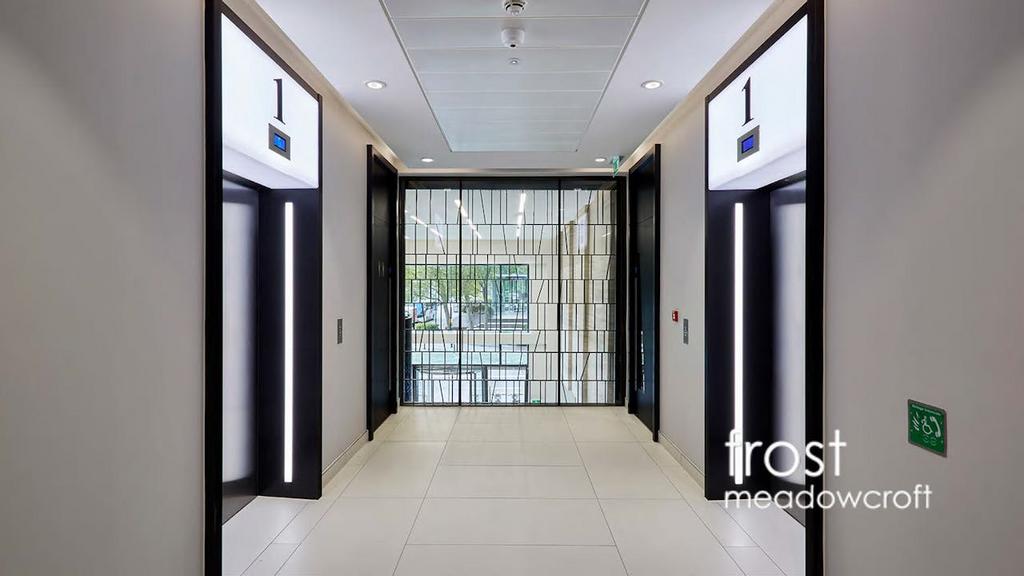 Kings House  Hammersmith Rd W6 office to let 3.j