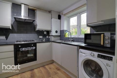 undefined, Coalmans Way, Slough