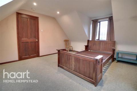 1 bedroom flat to rent, Church House Studio