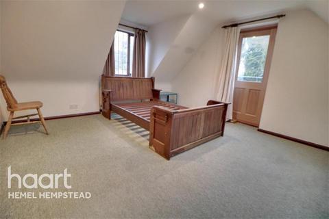 1 bedroom flat to rent, Church House Studio