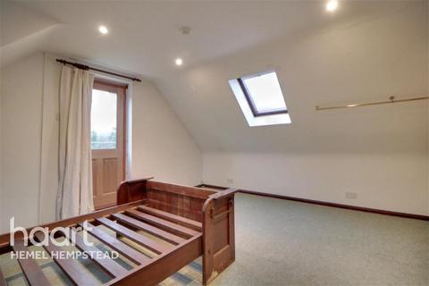 1 bedroom flat to rent, Church House Studio