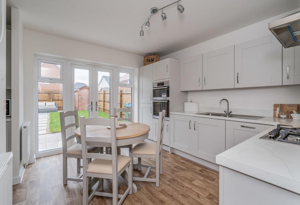 Burney Drive, Wavendon, Milton Keynes, Buckinghamshire 3 bed semi