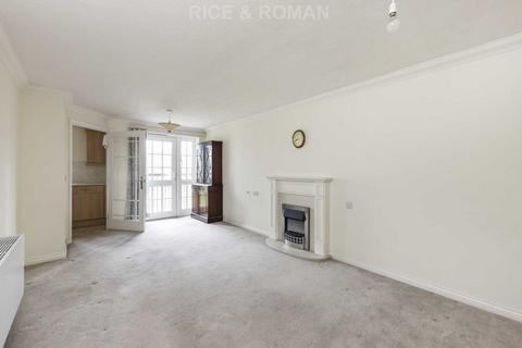 2 bedroom retirement property for sale, Pope`s Avenue, Twickenham TW2