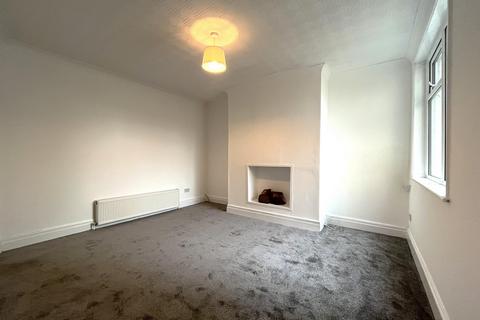 3 bedroom terraced house to rent, Tonge Moor Road, Tonge Moor, Bolton, BL2