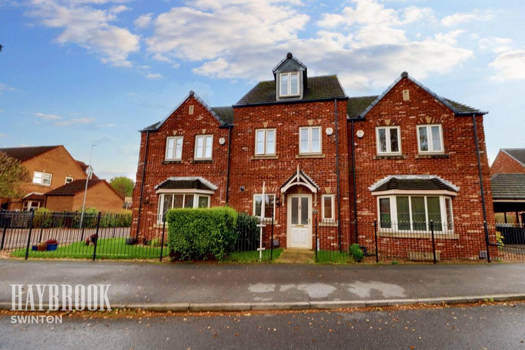 Roebuck Chase, Rotherham 3 bed townhouse - £170,000