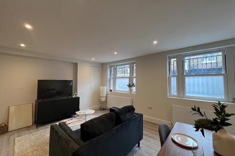 2 bedroom apartment for sale, Rosemont Road, London NW3