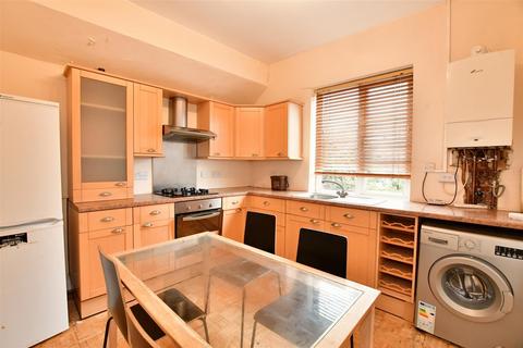 143b Vicarage Road, London, E10 5DR