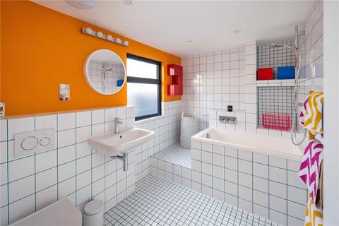 93 Caistor Park Road, London, E15 3PR