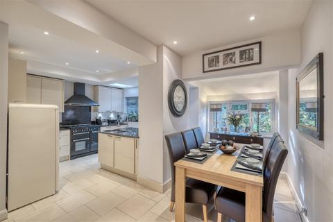 43 Hallow Road, Worcester, WR2 6BX