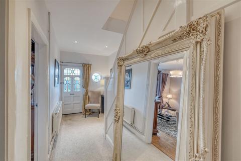 43 Hallow Road, Worcester, WR2 6BX