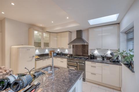 43 Hallow Road, Worcester, WR2 6BX